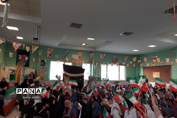 جشن انقلاب و دهه فجر در مدرسه حضرت زینب(س) رودهن