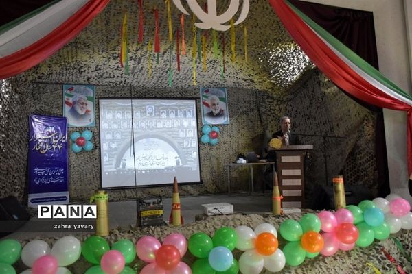برپایی کلاس درس عشق ایثار با حضور 35 شهید دانش‌آموز و فرهنگی دبیرستان اسلامی شهرستان جهرم