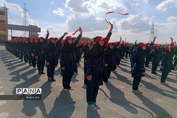 جشن یاوران انقلاب در مدرسه کمیساریا ۲۰۲۰ پاکدشت