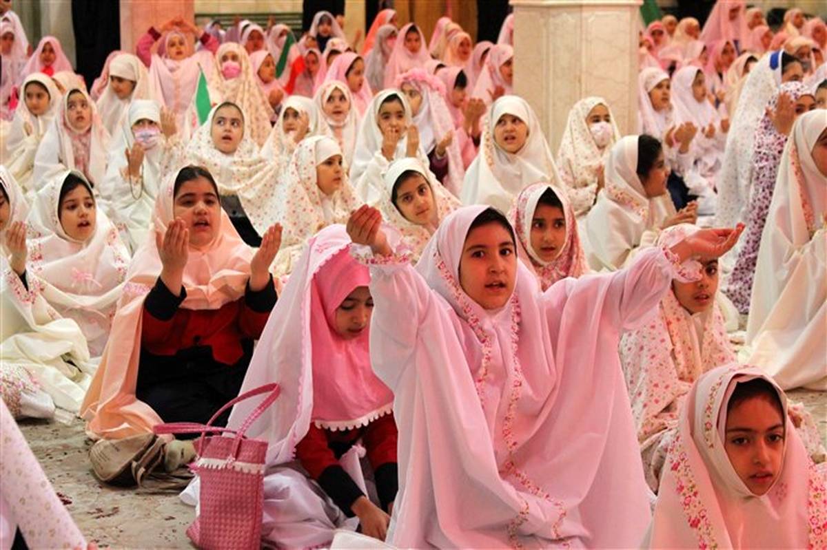 برگزاری جشن تکلیف دانش‌آموزان دختر زنجان