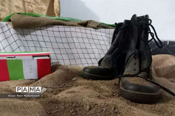 نمایشگاه مدرسه انقلاب در مدرسه آیت‌الله گلپایگانی اسلامشهر
