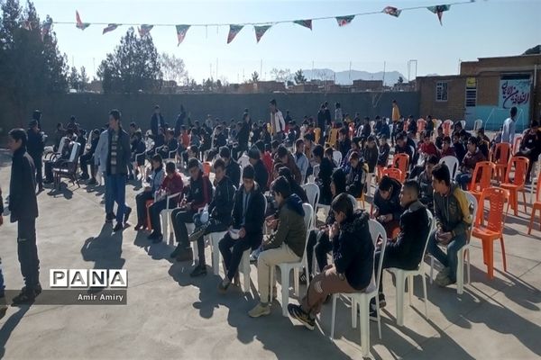 برگزاری جشن انقلاب در دبیرستان شهید باقری کاشمر