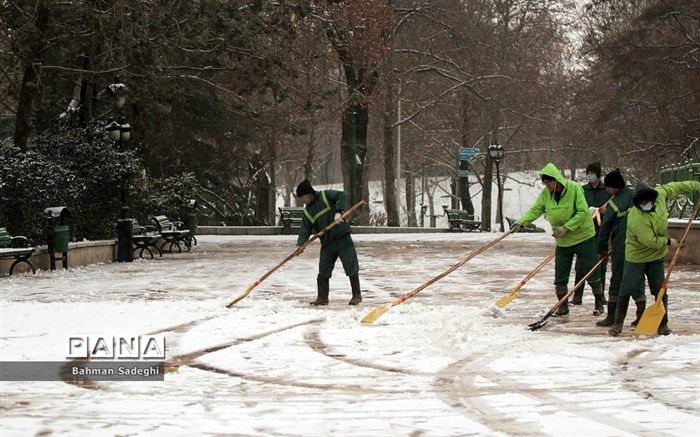 بارش برف در تهران؛ آماده‌باش 10هزار نیروی خدمات شهری