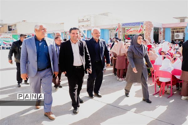 نمایشگاه و کارگاه آموزشی فرزندان ایران در مدارس امیدیه