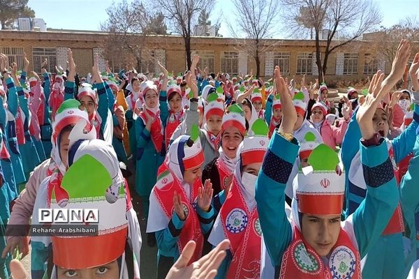 برگزاری جشن انقلاب در مدارس آباده