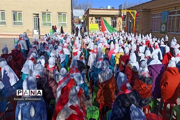 برگزاری جشن انقلاب در مدارس آباده