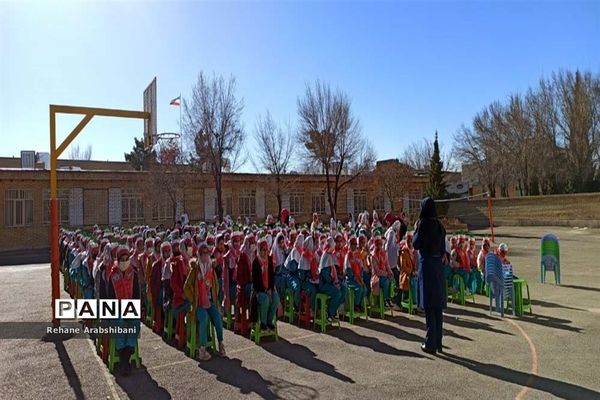 برگزاری جشن انقلاب در مدارس آباده