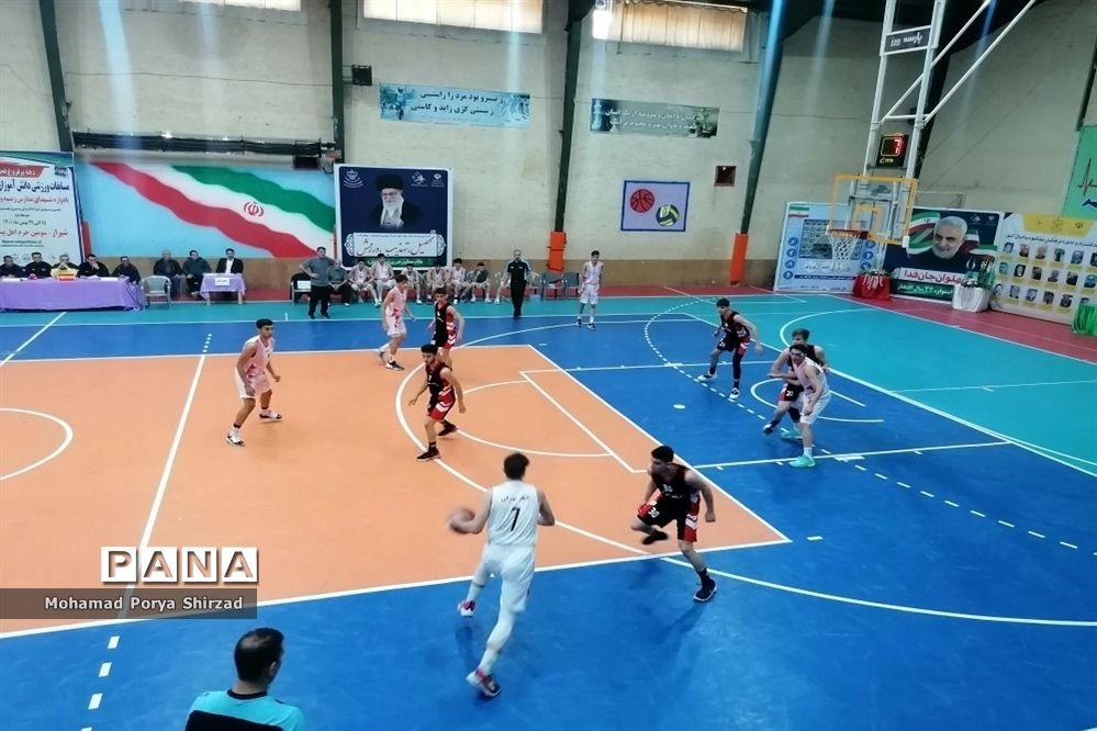 فینال مسابقات بسکتبال دانش‌آموزی در شیراز