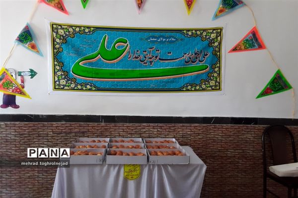 جشن انقلاب و بازگشایی آزمایشگاه دبستان شهید ناصریان منطقه ۱۰