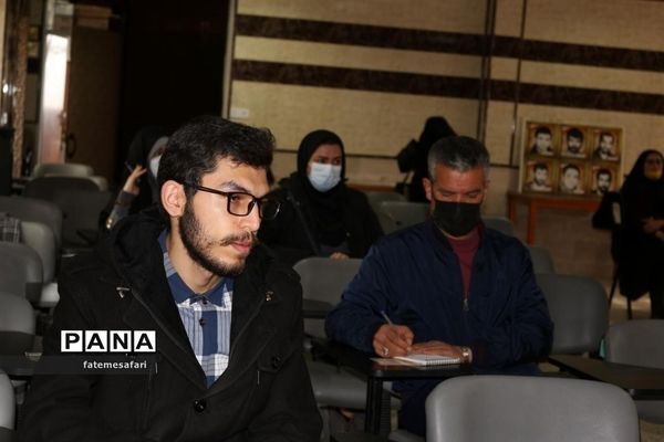 همایش نهضت روشنگری مکتب درس‌آموز سردار شهید سلیمانی در فیروزکوه