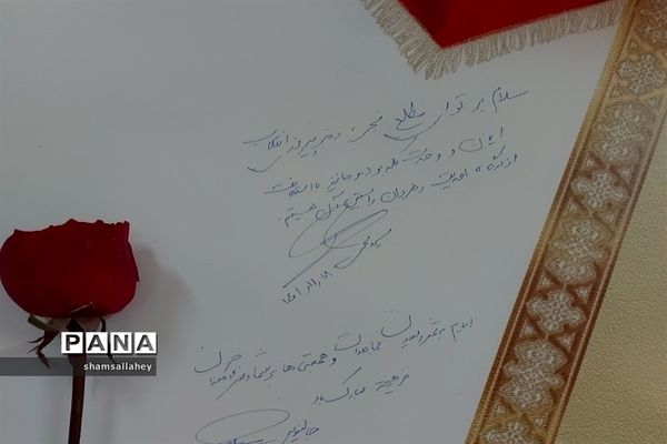 نمایشگاه مدرسه انقلاب در دبیرستان فرهنگ منطقه ۱۳