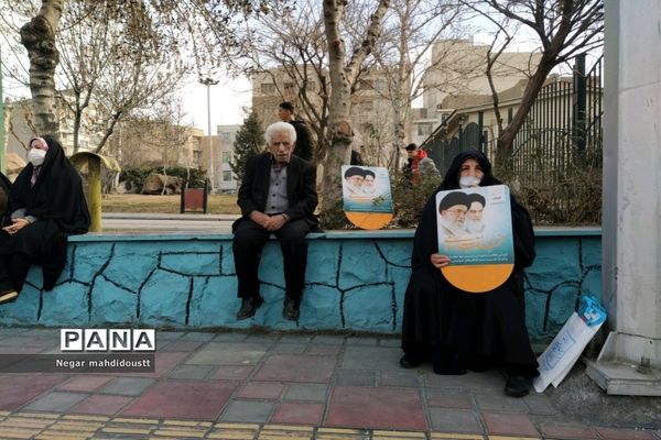 حضور همه نسل‌های انقلاب در چهل و چهارمین سالگرد پیروزی انقلاب اسلامی
