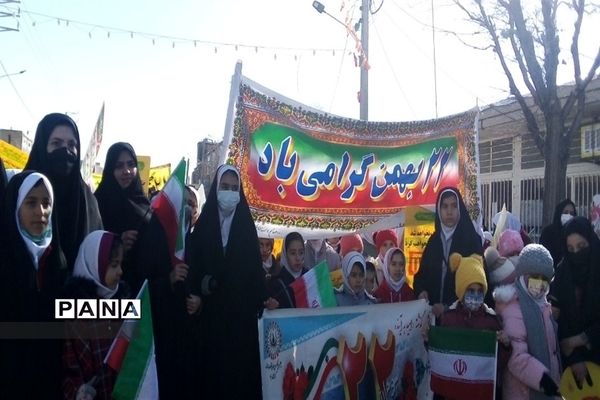 حضور مردم شهرستان بن در راهپیمایی ۲۲بهمن