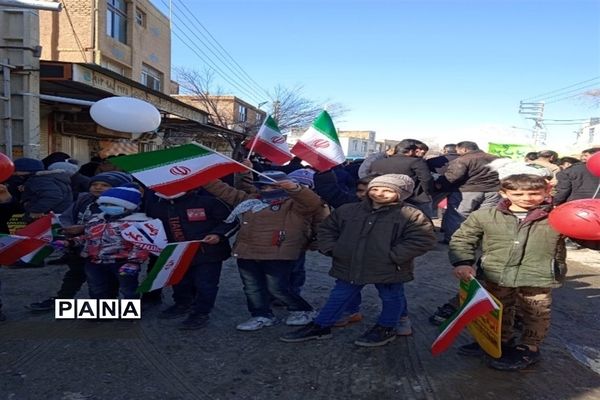 حضور مردم شهرستان بن در راهپیمایی ۲۲بهمن