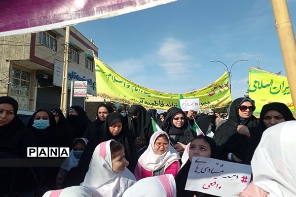 حضور پرشور دانش‌‎آموزان پیشتاز طارمی در راهپیمایی ۲۲ بهمن