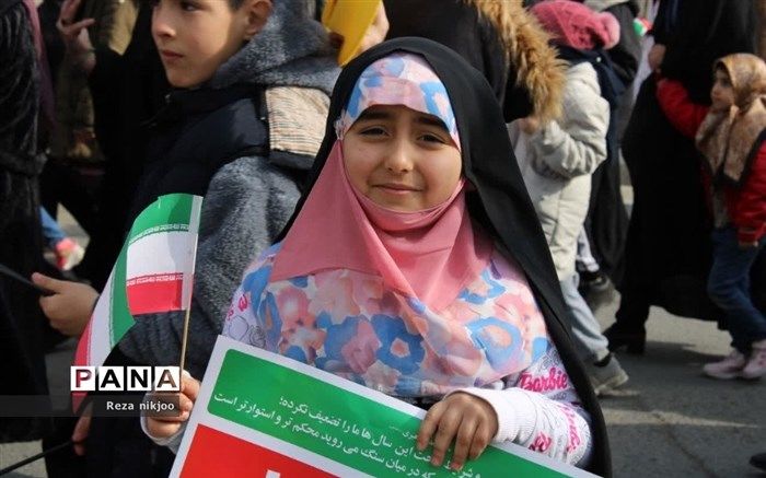 حضور پرشور مردم بهارستانی در یوم‌الله گرامیداشت چهل و چهارمین سالگرد پیروزی انقلاب اسلامی ایران/فیلم
