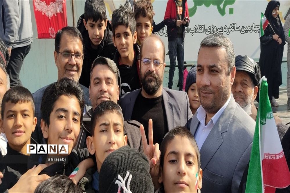 حماسه حضوردانش‌آموزان ، فرهنگیان و مردم شهیدپرور و ولایتمدارمنطقه کهریزک