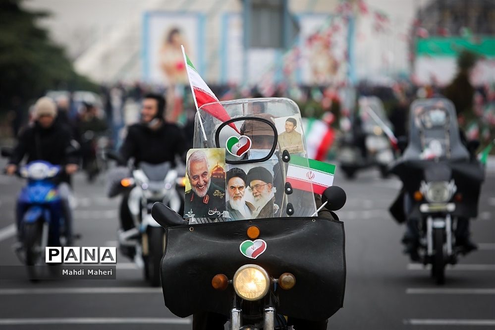 در راهپیمایی 22 بهمن نشان می‌دهیم که ایران استوار با وحدت ملی به سمت قله‌های افتخار به پیش خواهد رفت