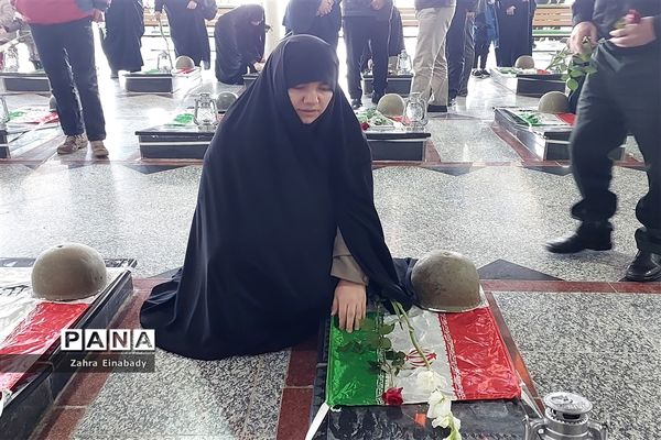 گلباران مزار شهدا ملارد به مناسبت ایام الله دهه فجر