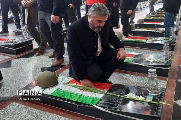 گلباران مزار شهدا ملارد به مناسبت ایام الله دهه فجر