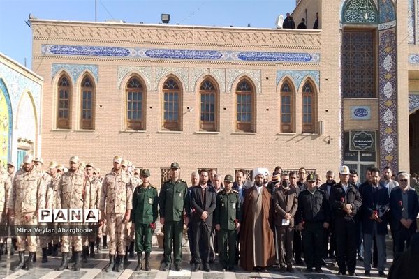 گلباران مزار شهدا در صحن مطهر حضرت جعفربن موسی الکاظم علیه السلام شهرستان پیشوا