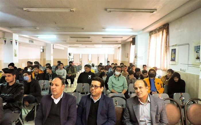 ویژه برنامه نمایشگاه انقلاب در دبیرستان بصیرت شهرستان شاهرود برگزار شد