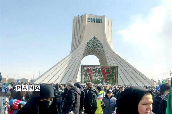 حضور باشکوه در راهپیمایی ۲۲ بهمن در تهران