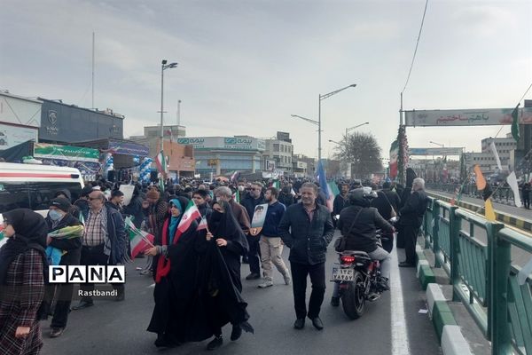 حضور گسترده اقشار مردم در راهپیمایی ۲۲ بهمن