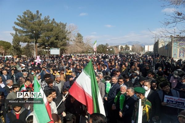اقتدار باشکوه مردم کاشمر در راهپیمایی ۲۲ بهمن