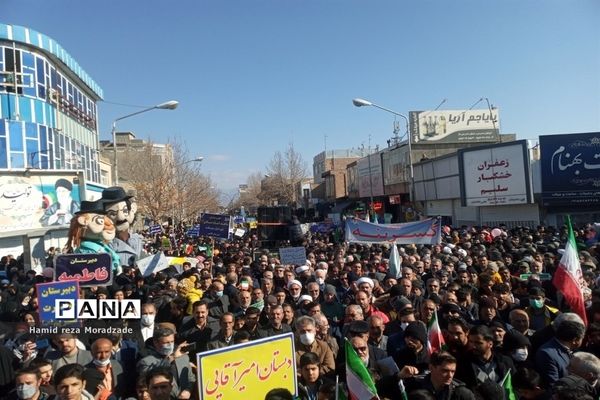 اقتدار باشکوه مردم کاشمر در راهپیمایی ۲۲ بهمن