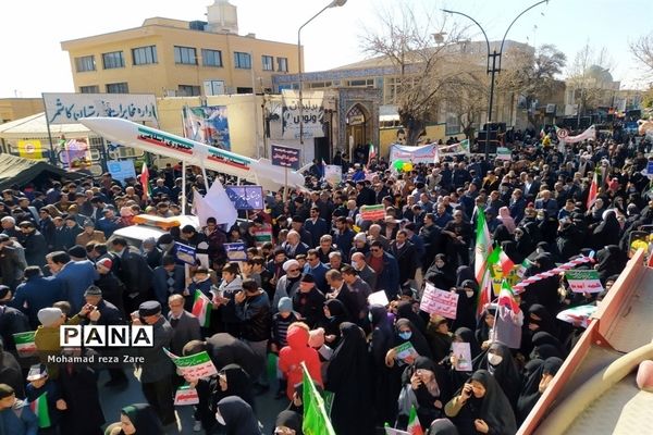 اقتدار باشکوه مردم کاشمر در راهپیمایی ۲۲ بهمن