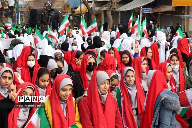 حضور مردم قزوین در راهپیمایی ۲۲ بهمن