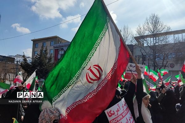 حضور پرشور مردم رودهن در راهپیمایی ۲۲ بهمن