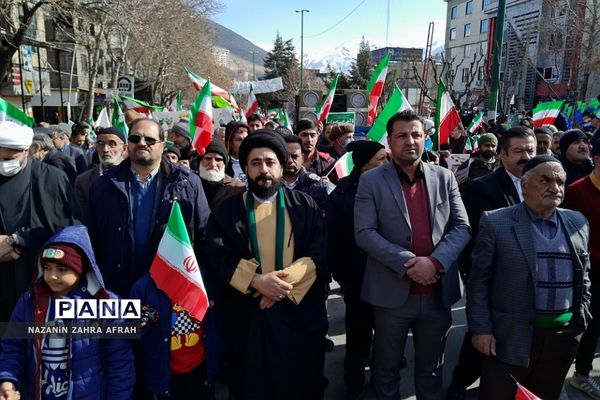حضور پرشور مردم رودهن در راهپیمایی ۲۲ بهمن