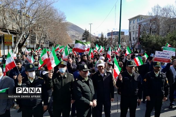 حضور پرشور مردم رودهن در راهپیمایی ۲۲ بهمن