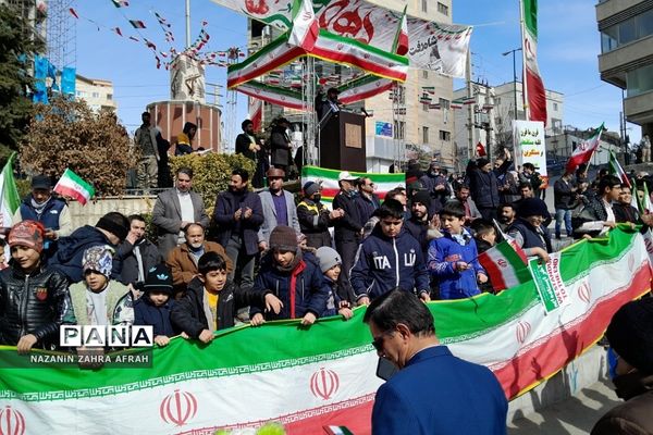 حضور پرشور مردم رودهن در راهپیمایی ۲۲ بهمن