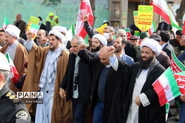 خروش بهارستانی‌ها در راهپیمایی یوم‌الله بیست‌ و دوم بهمن ماه