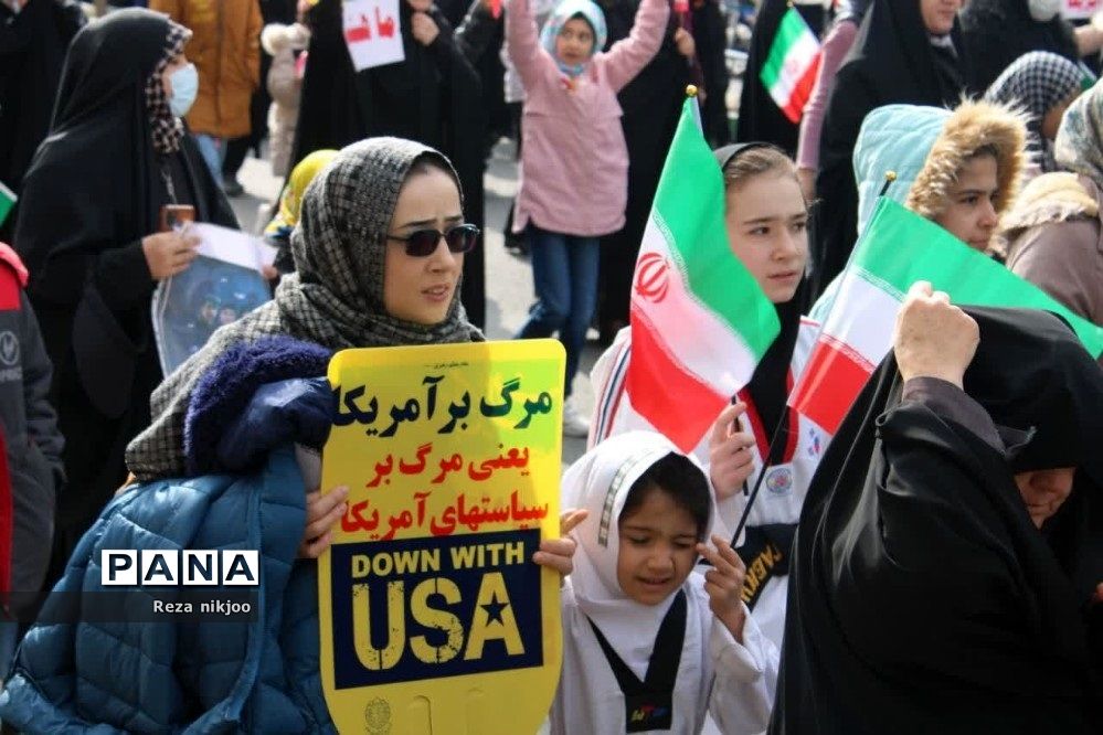 خروش بهارستانی‌ها در راهپیمایی یوم‌الله بیست‌ و دوم بهمن ماه