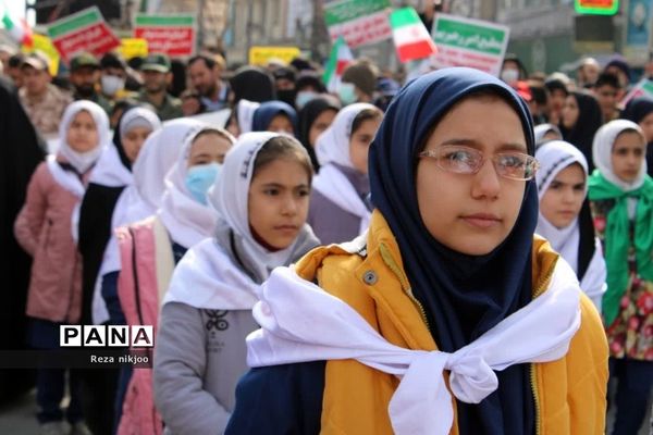 خروش بهارستانی‌ها در راهپیمایی یوم‌الله بیست‌ و دوم بهمن ماه