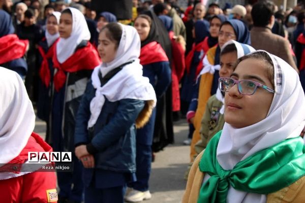 خروش بهارستانی‌ها در راهپیمایی یوم‌الله بیست‌ و دوم بهمن ماه
