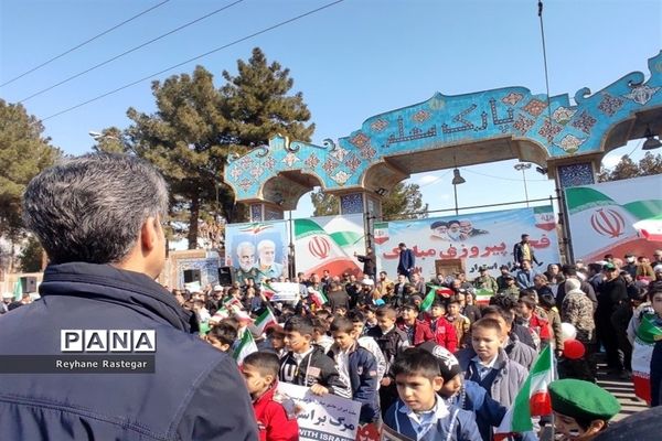 حضور پرشور مردم غیور پاکدشت در راهپیمایی 22 بهمن