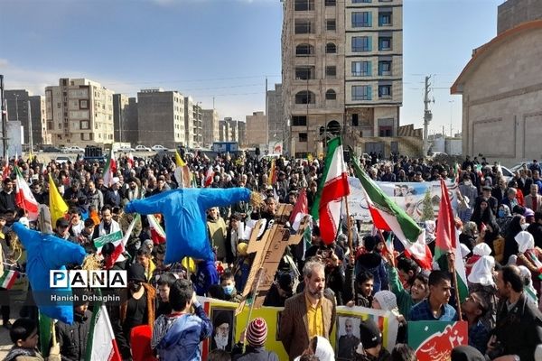 حضور پرشور مردم غیور پاکدشت در راهپیمایی 22 بهمن