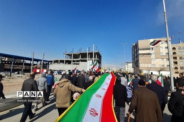 حضور پرشور مردم غیور پاکدشت در راهپیمایی 22 بهمن