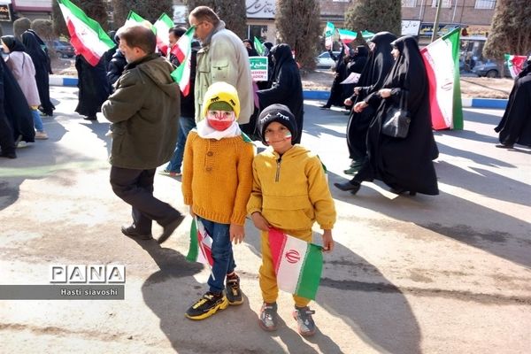 حضور پرشور مردم غیور پاکدشت در راهپیمایی 22 بهمن