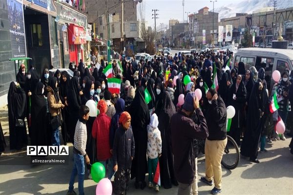 راهپیمایی گرامیداشت یوم‌الله ۲۲ بهمن در فیروزکوه برگزار شد