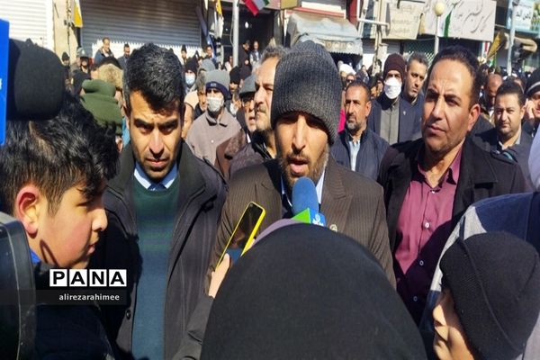 راهپیمایی گرامیداشت یوم‌الله ۲۲ بهمن در فیروزکوه برگزار شد