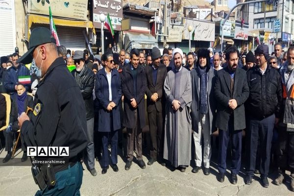 راهپیمایی گرامیداشت یوم‌الله ۲۲ بهمن در فیروزکوه برگزار شد