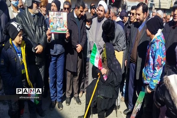 راهپیمایی گرامیداشت یوم‌الله ۲۲ بهمن در فیروزکوه برگزار شد