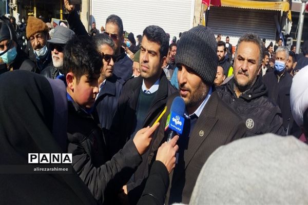 راهپیمایی گرامیداشت یوم‌الله ۲۲ بهمن در فیروزکوه برگزار شد