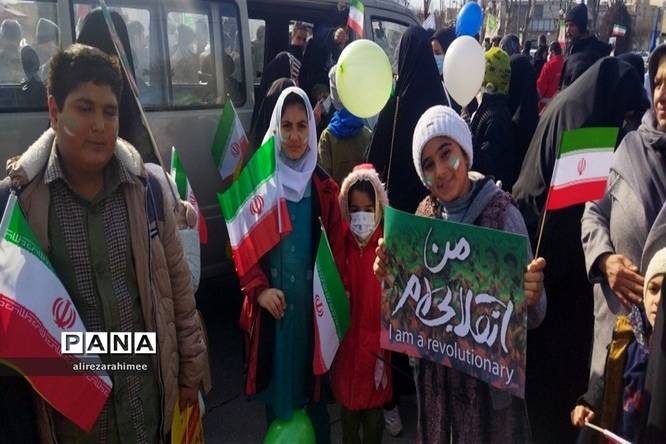 راهپیمایی گرامیداشت یومالله ۲۲ بهمن در فیروزکوه برگزار شد